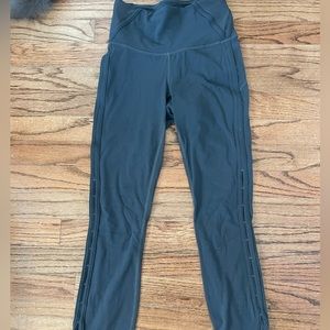 Grey/blue XXS 7/8 leggings from Athleta!